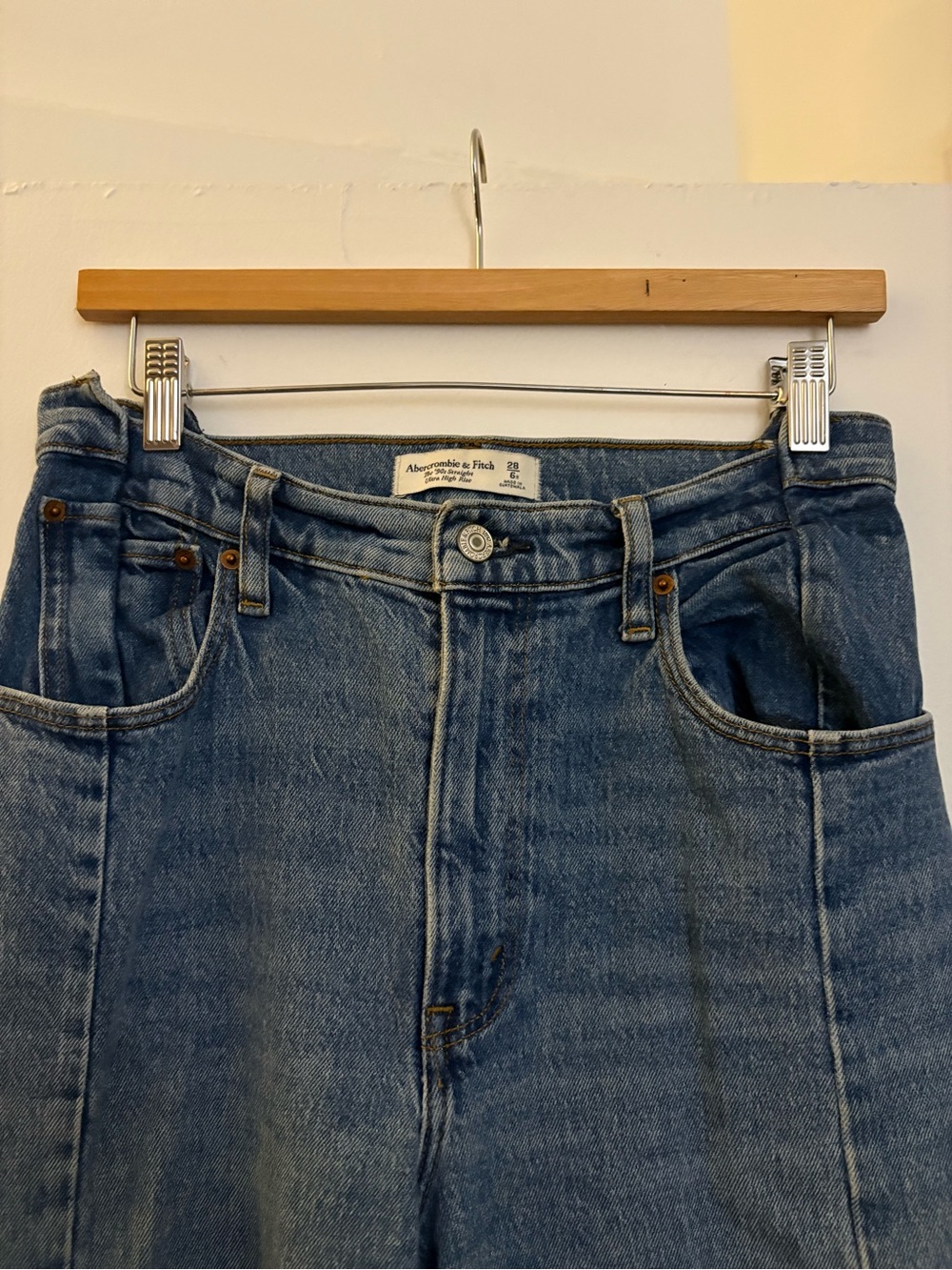 Abercrombie & Fitch 90s Straight Ultra High Rise